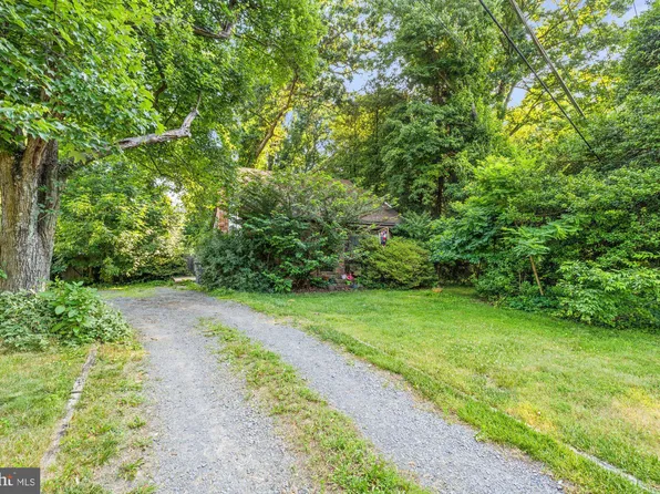 12100 Waples Mill Rd, Oakton, VA 22124
