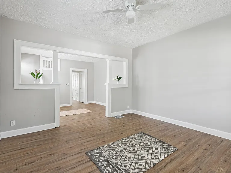 619 N Gray St — Photo 16