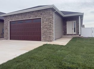 4061 Saddleback Ln, Cheyenne, WY 82001