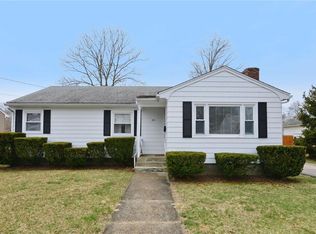 141 Circuit Dr, Riverside, RI 02915