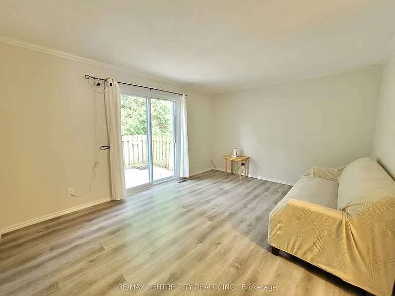 1247 Huron St — Photo 6