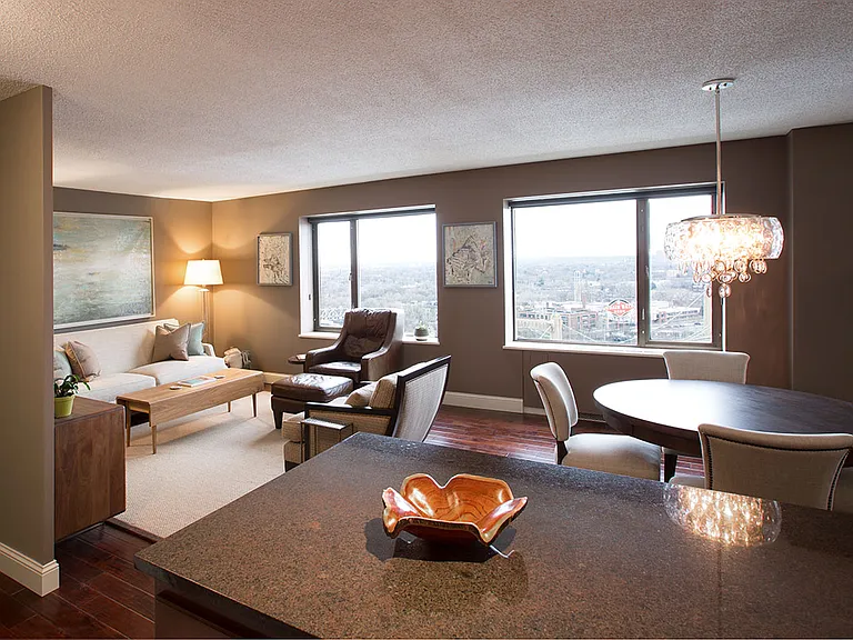 Stylish space with 19th floor breathtaking views. Hardwood floors