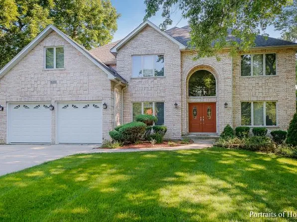 7822 Virginia Ct, Willowbrook, IL 60527