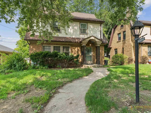 706 N Rockford Ave, Rockford, IL 61107