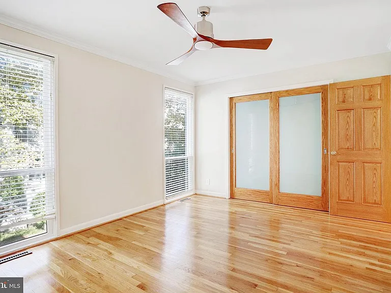 42 G St SW — Photo 15