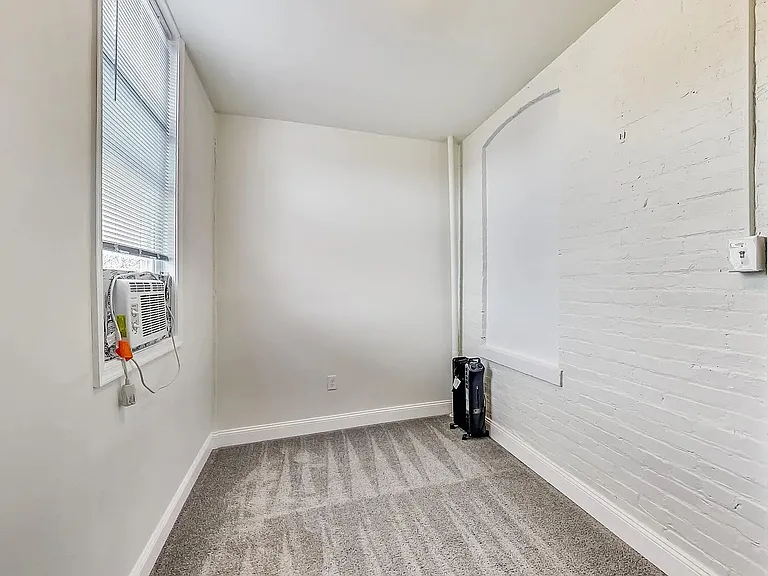 137 R St NE — Photo 22