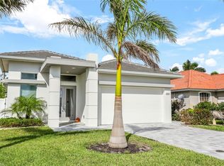 693 105th Ave N, Naples, FL 34108