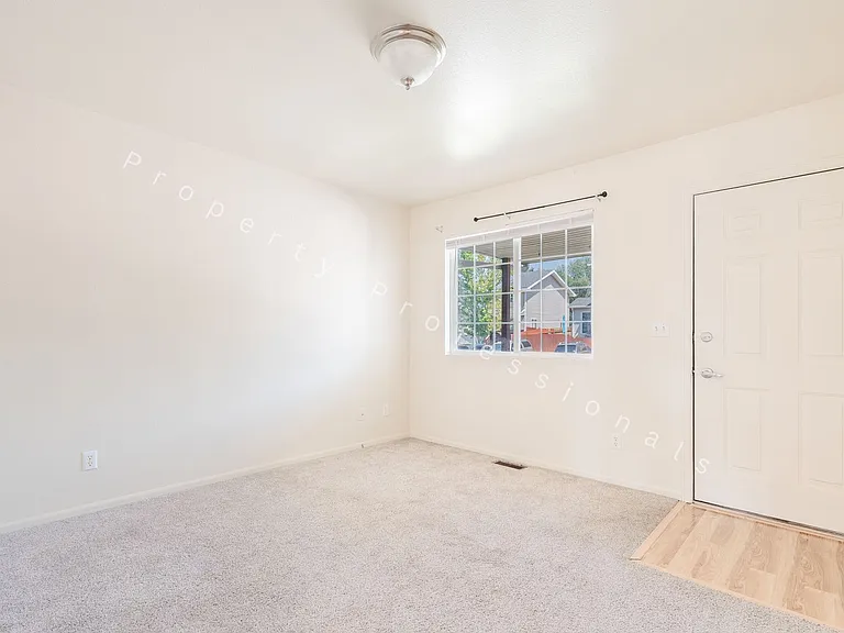 1015 Domelby Ct — Photo 2