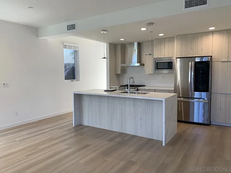 1166 Holly Ave #7 — Photo 9