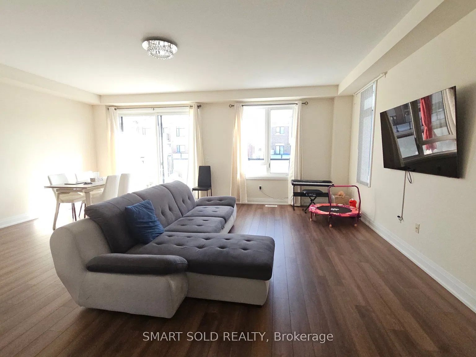 3 bed, $3,600 — Photo 3