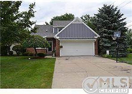 1st image of 565 Greens Way Blvd