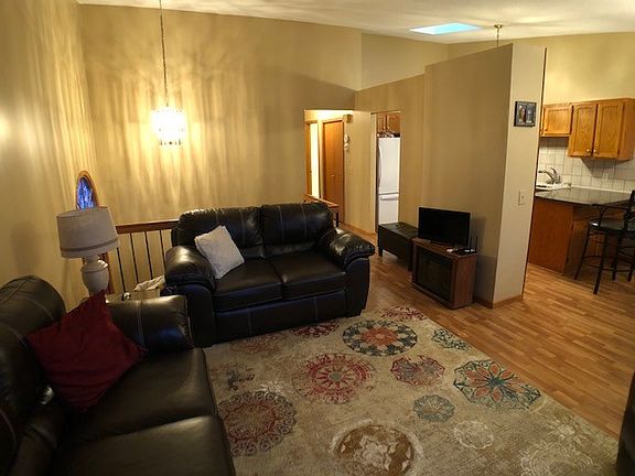 3rd image of 359 Upper Wood Way