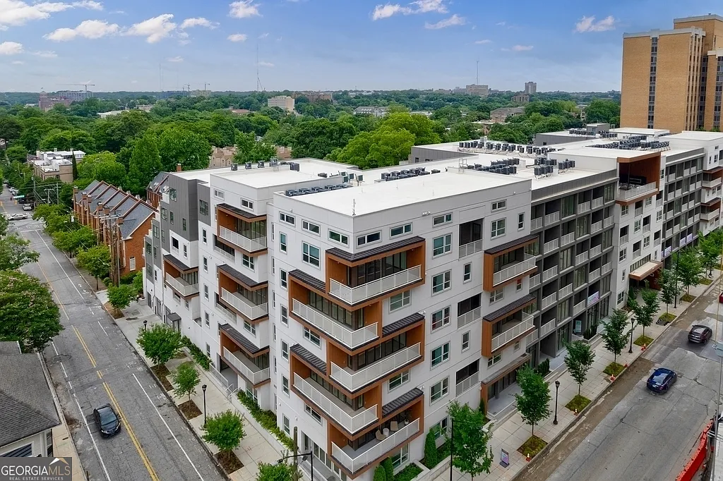 775 Juniper St NE #601 photo 1