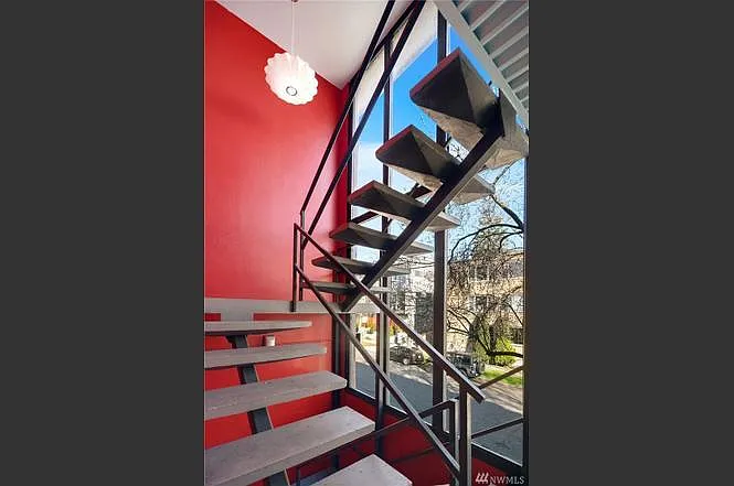 601 14th Ave E #202 — Photo 14
