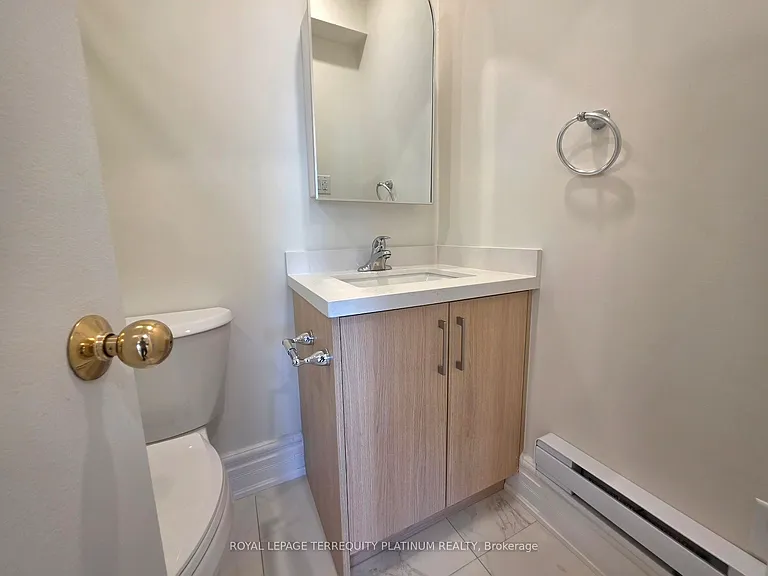 11 Beaconsfield Ave — Photo 14