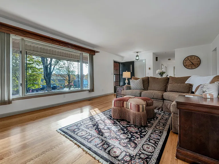 106 Litton Hts — Photo 13