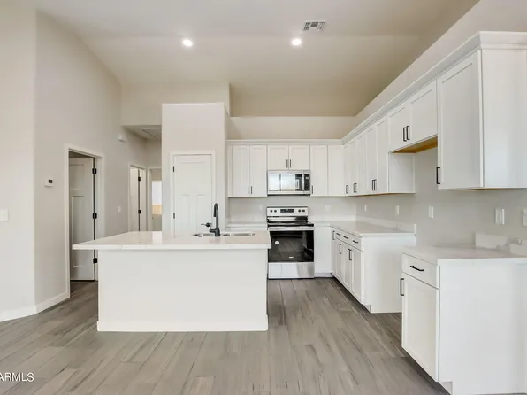 8529 W REVENTON Drive, Arizona City, AZ 85123