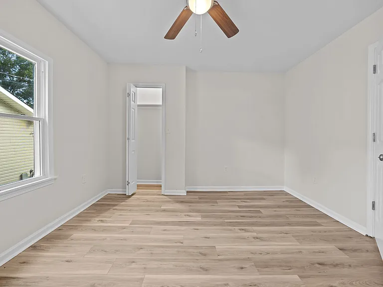 1005 E Russell Ave — Photo 15