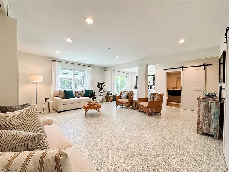 27725 Forester Dr — Photo 33
