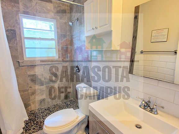 4th image of 1119 32nd St #A-b