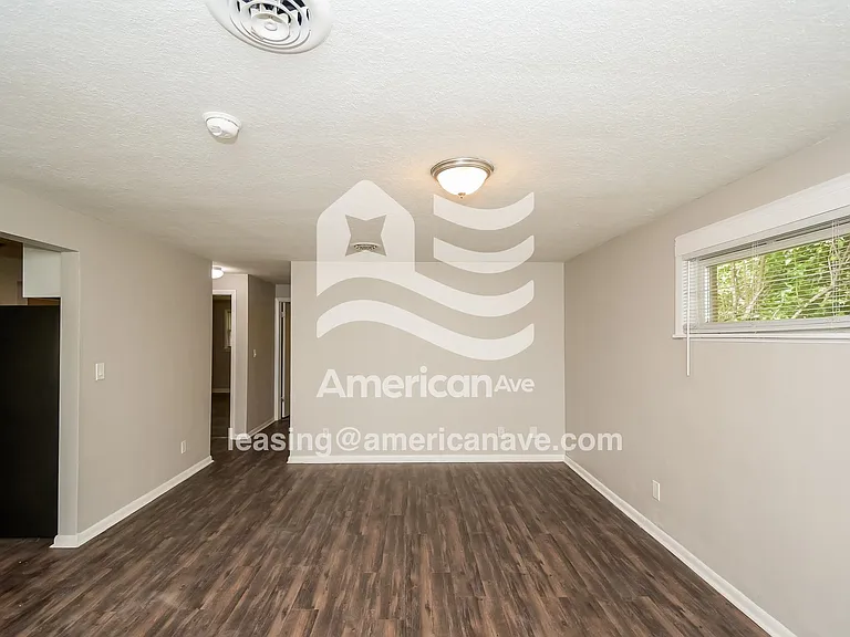 1458436_002_living_room_2.jpg