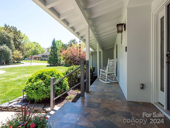 4th image of 4450 Deepwood Dr