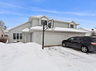 1822 Kelly St, Little Chute, WI 54140