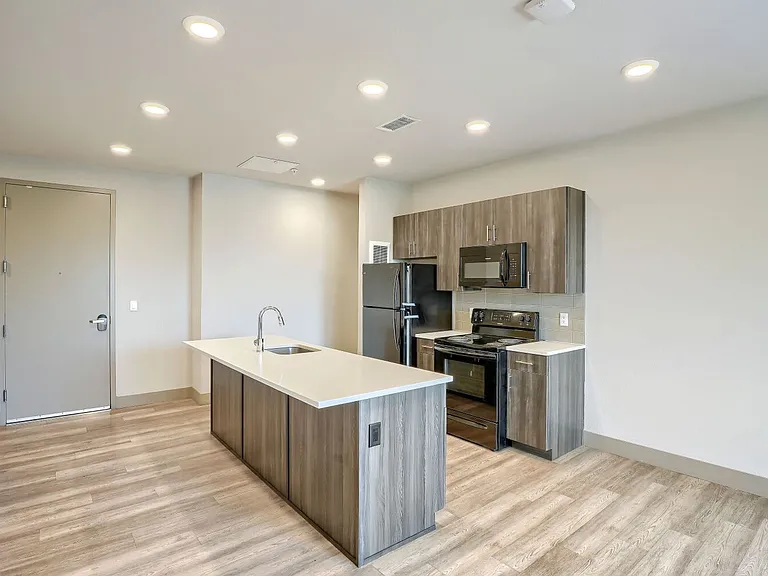 4923 King St — Photo 108
