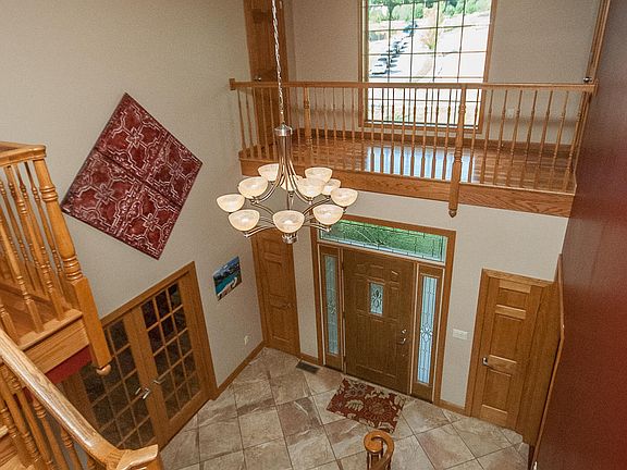 3rd image of 17 Sterling Dr