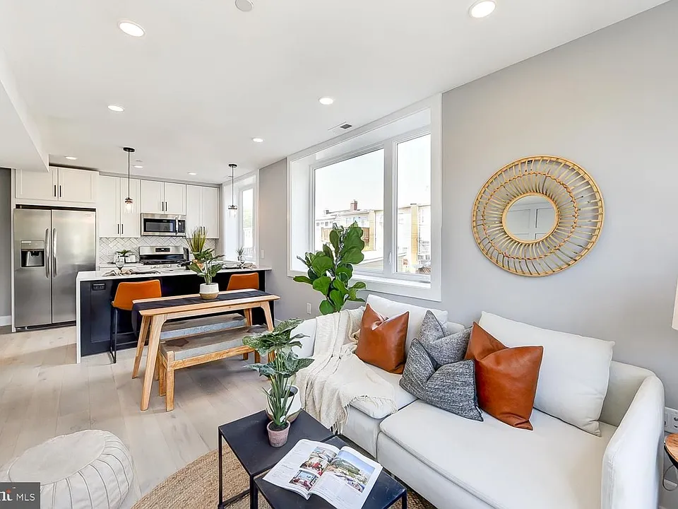 1915 H St NE #2