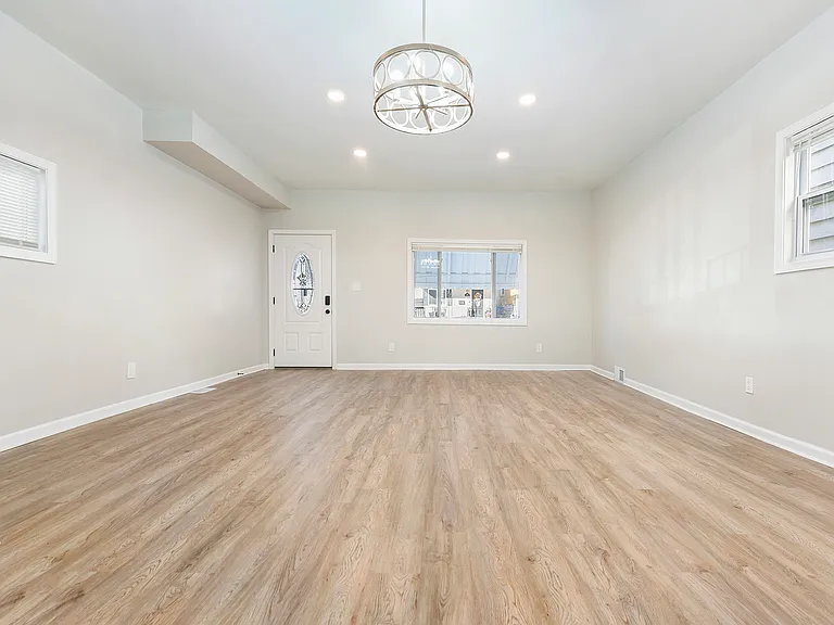 440 Ruxton St — Photo 2