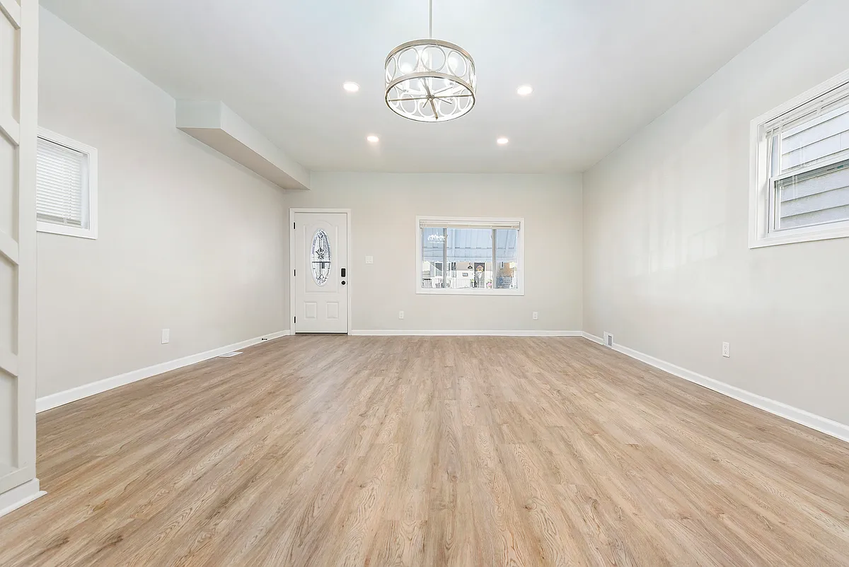 Building Photo - 440 Ruxton St