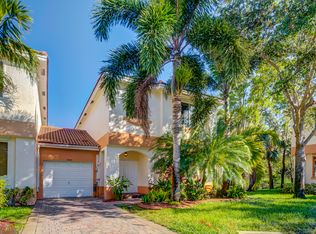 6603 Hidden Cove Dr, Davie, FL 33314