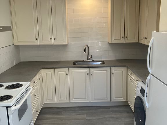 3rd image of 1504 Carlisle Blvd SE #1506