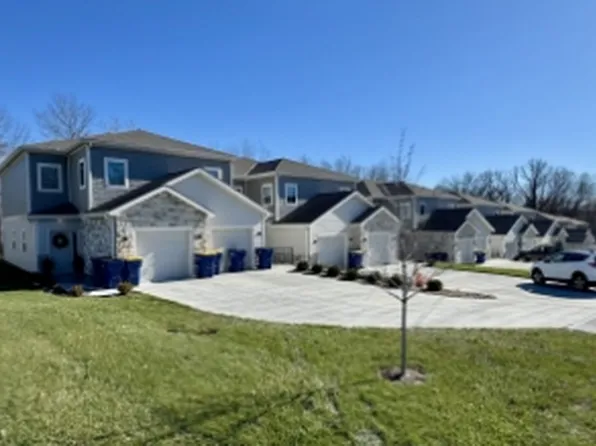8671 Golden Ln #D, De Soto, KS 66018