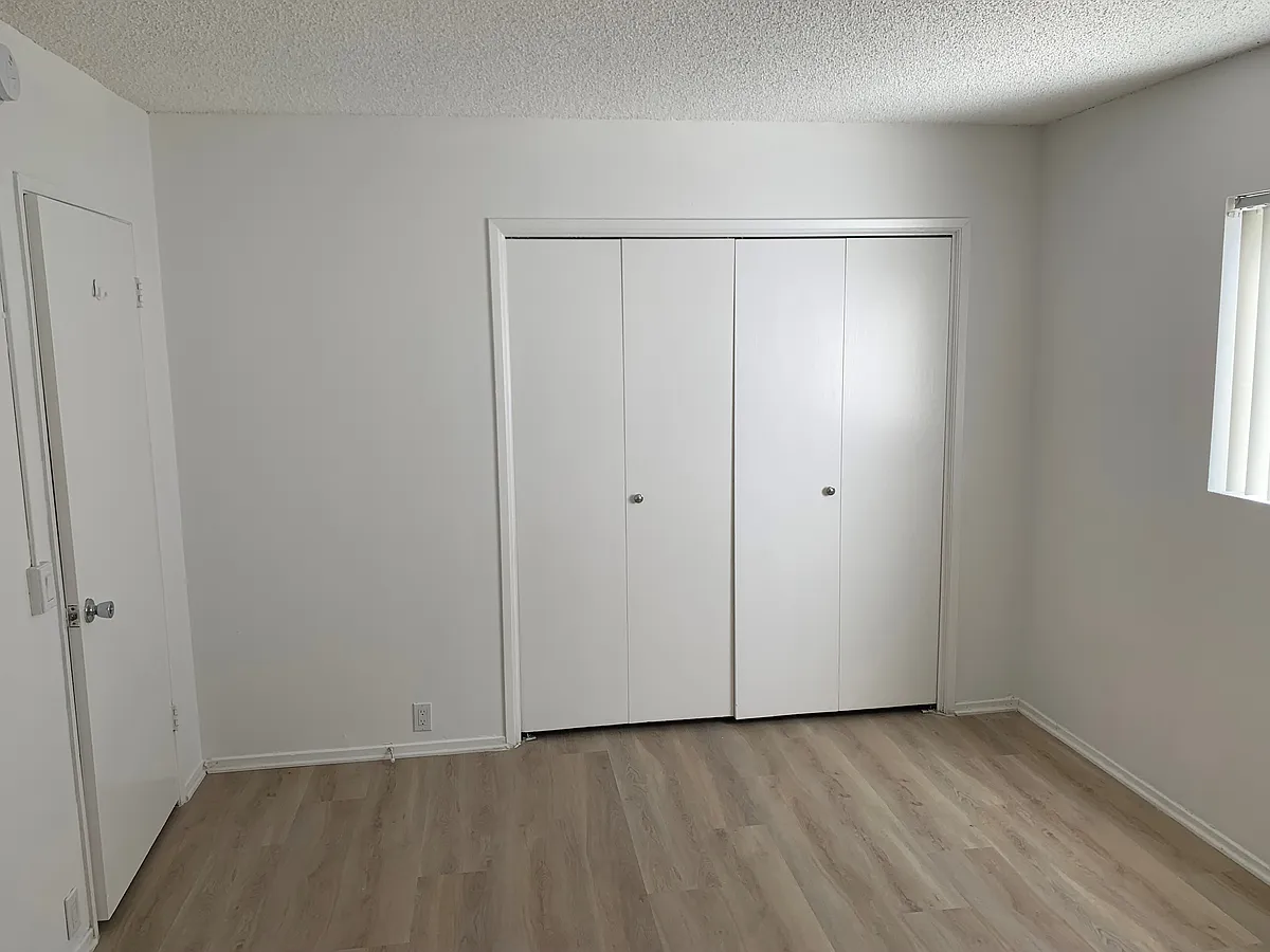 Building Photo - 108 Catamaran St
