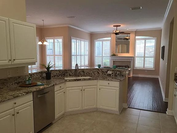 4th image of 12875 Winged Elm Dr N
