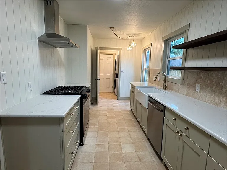 727 Mary Lake Dr — Photo 11