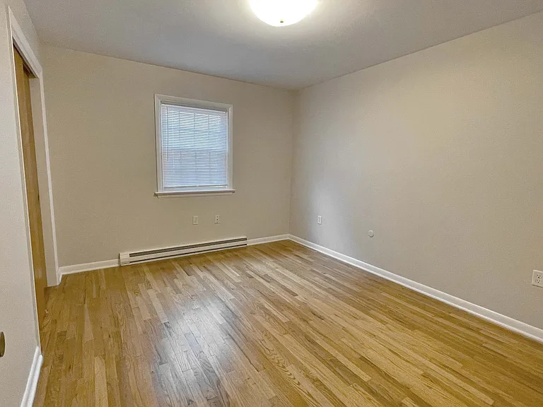 414 S Market St — Photo 9