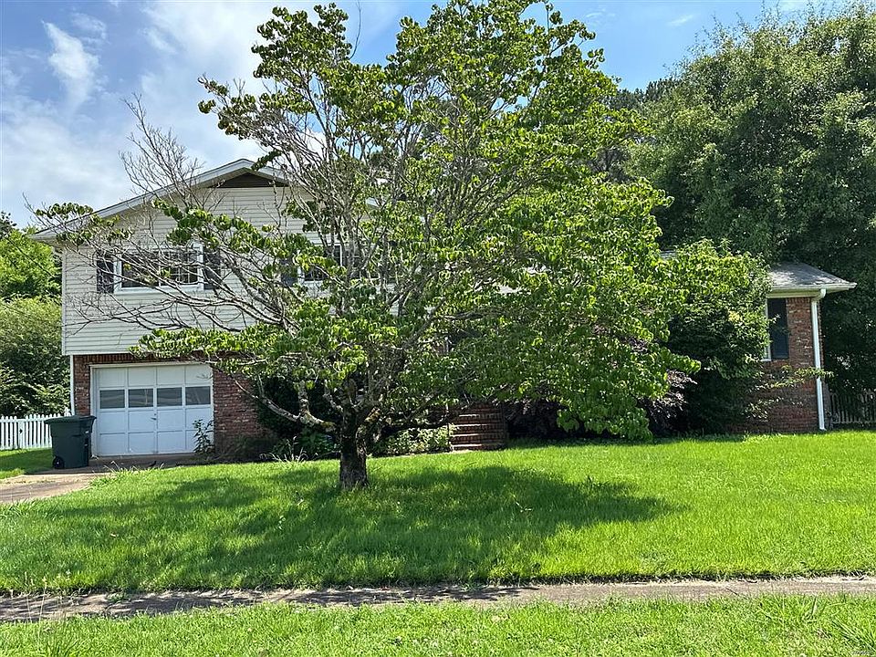 2nd image of 2111 Edinburgh Dr SW