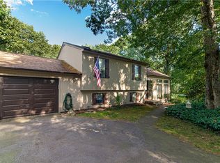 271 Station St, Coventry, RI 02816