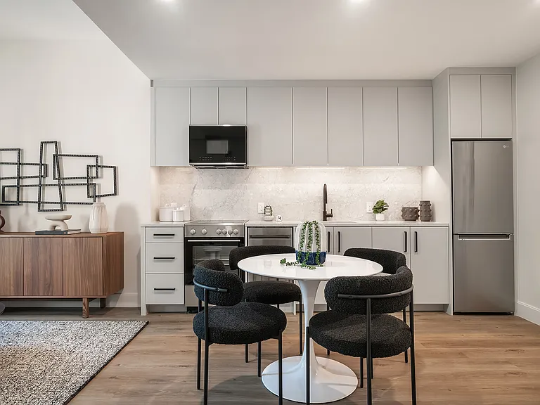 75 Dupont St #708 — Photo 3