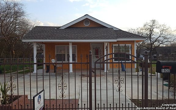 3rd image of 1930 W Poplar St