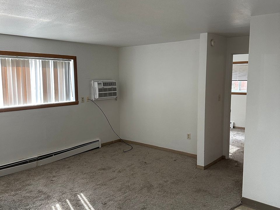 1st image of 327 Main St E APT 5