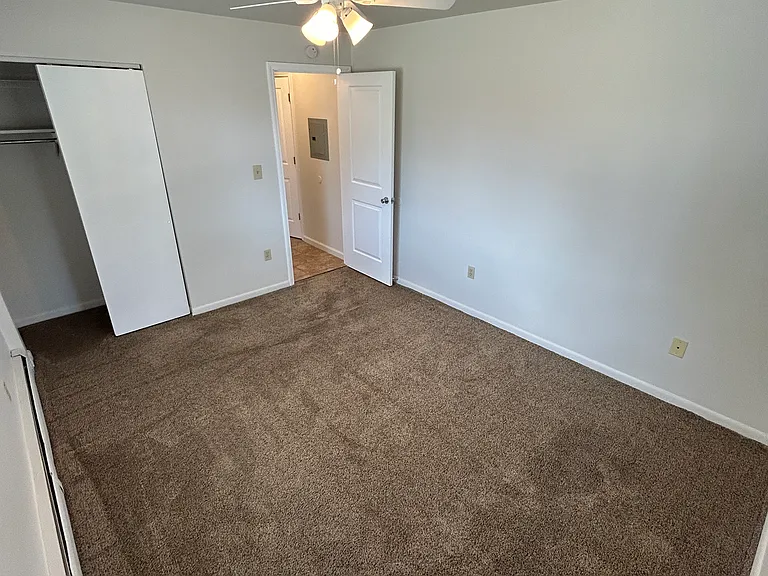 848 Youngs Ln #4 — Photo 12