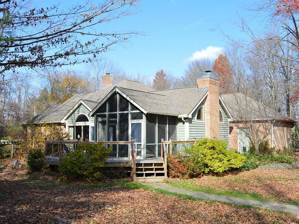 1st image of 5 Pembroke Ln