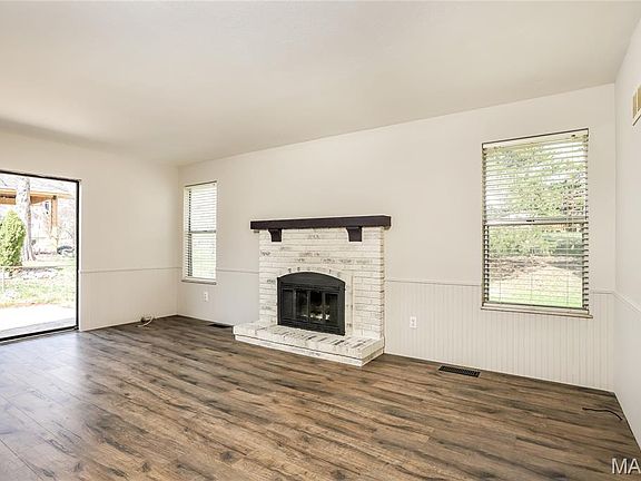 3rd image of 272 Village Meadow Dr