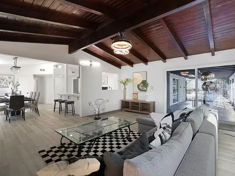 405 S Clara St — Photo 16