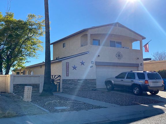3rd image of 921 E Wahalla Ln