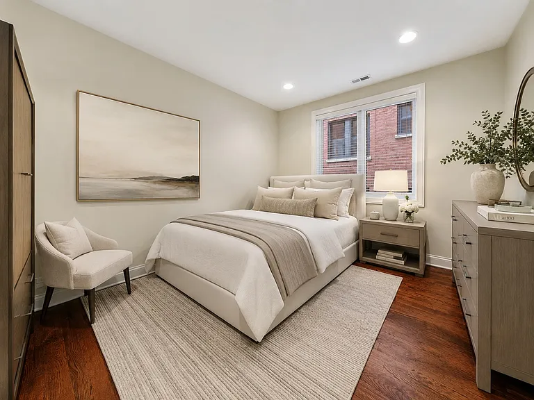441 W Briar Pl #1 — Photo 11